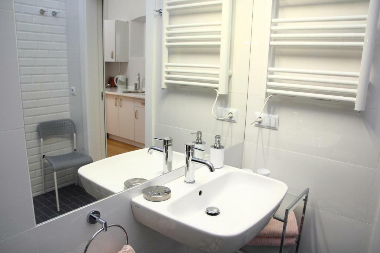 Apartament Antykwa Torun Bagian luar foto